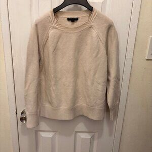 Banana Republic Cream Crewneck Sweater Size L